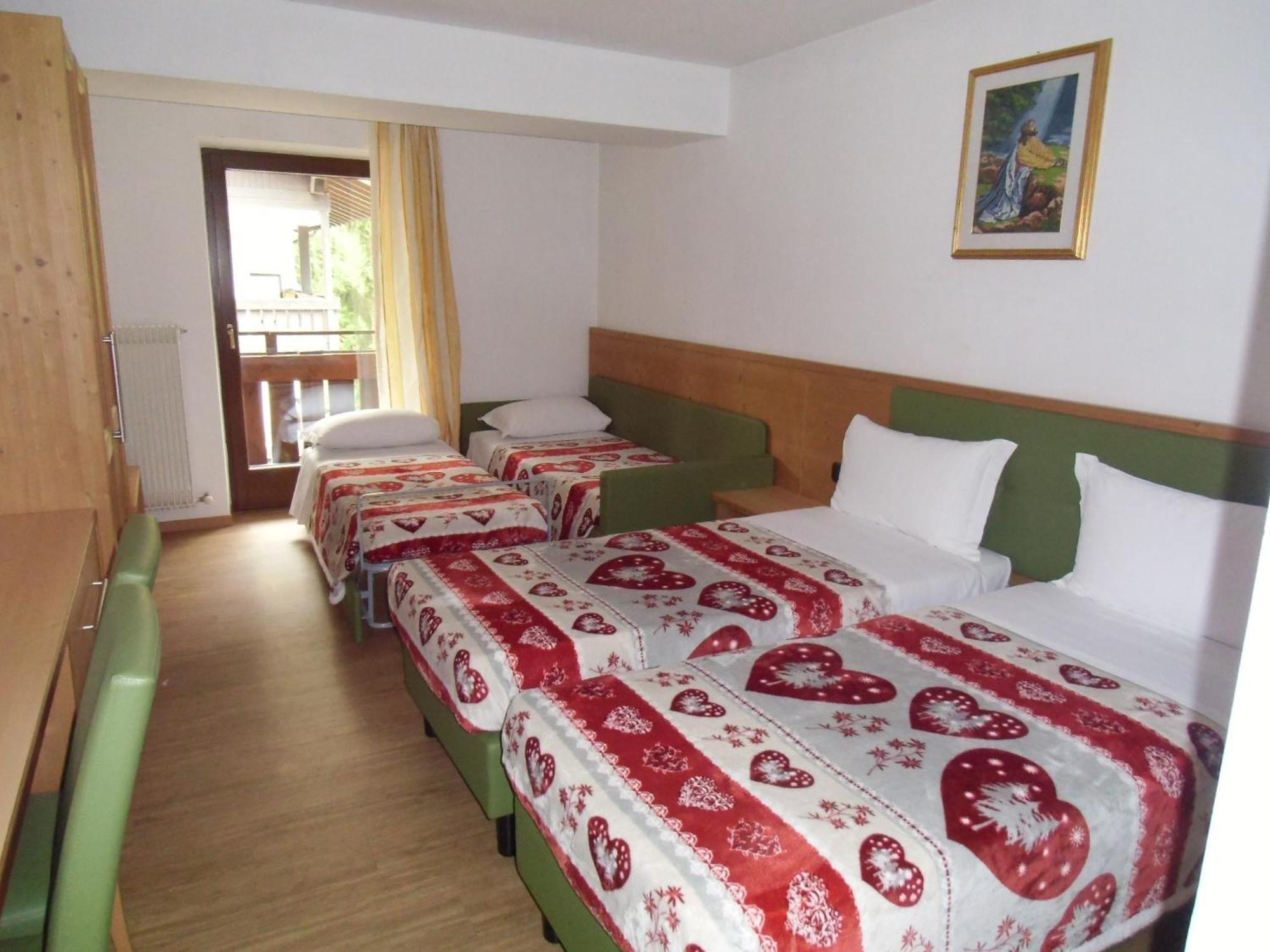 Garni Festil Hotel Campitello di Fassa Exterior photo